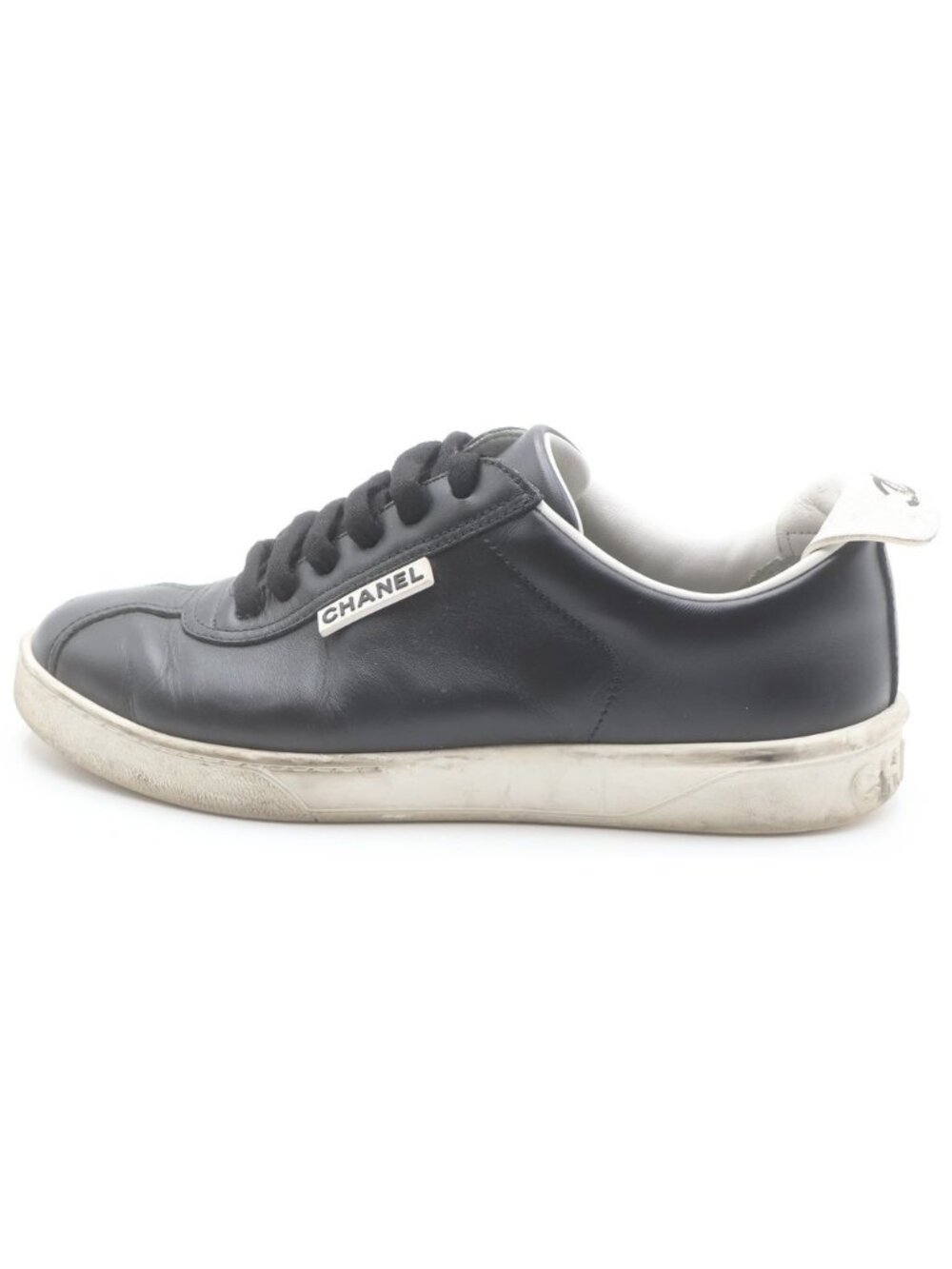 Chanel CC Logo Rubber Tag Low-Cut Sneakers Black